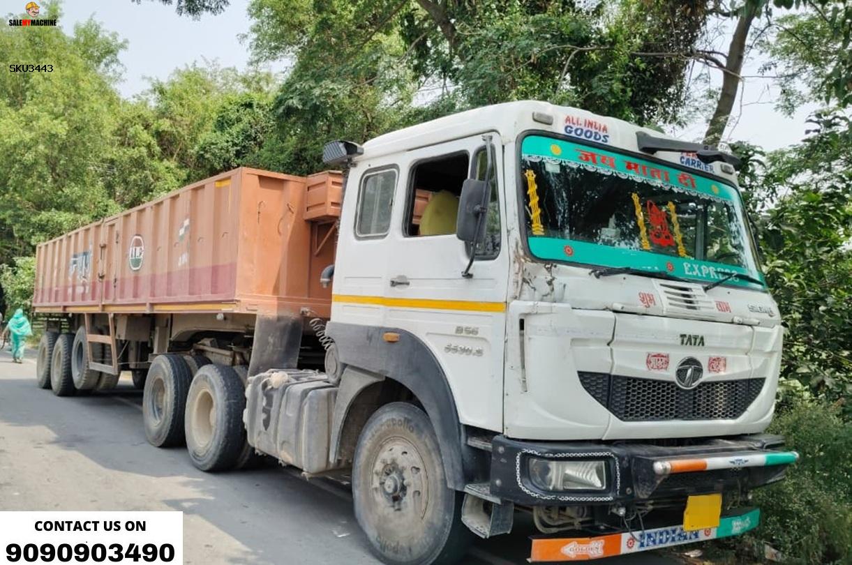 4018 CAB WITH TRAILER